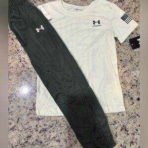 Under armour set dri fit jogger and matching t shirt